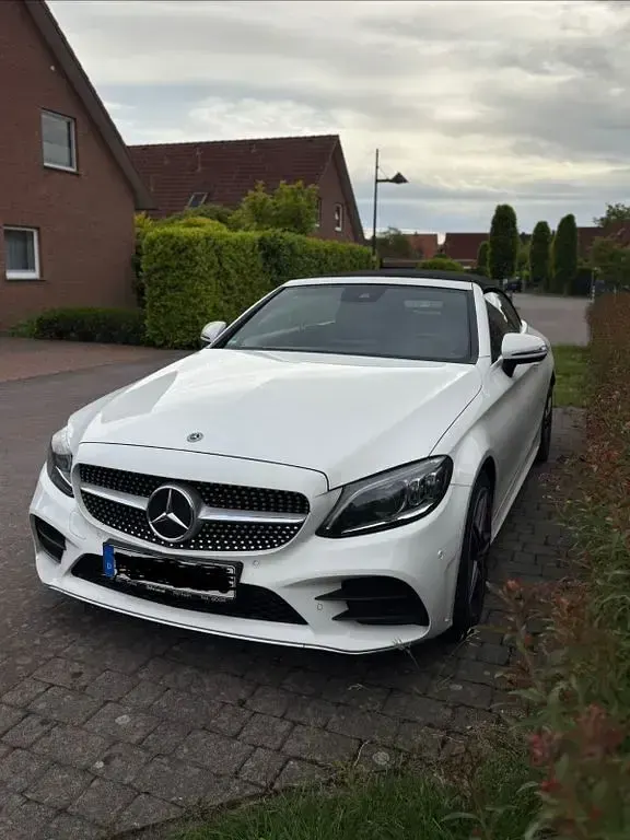 Gebraucht Mercedes C300 AMG 245 PS (180 kW) 2021 Weiß Cabrio