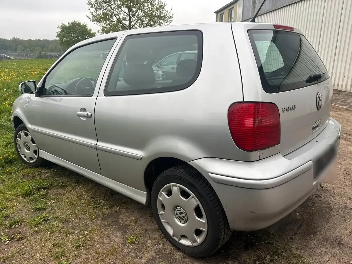 Gebraucht VW Polo 50 PS (36 kW) 2000 Silber Kleinwagen