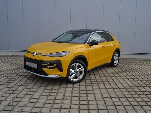 Neu VW T-Roc Life 150 PS (110 kW) 2026 Gelb SUV