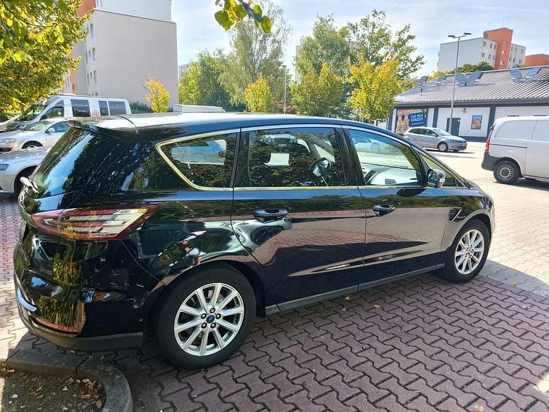 Gebraucht Ford S-MAX Titanium 150 PS (110 kW) 2016 Schwarz Van / Kleinbus