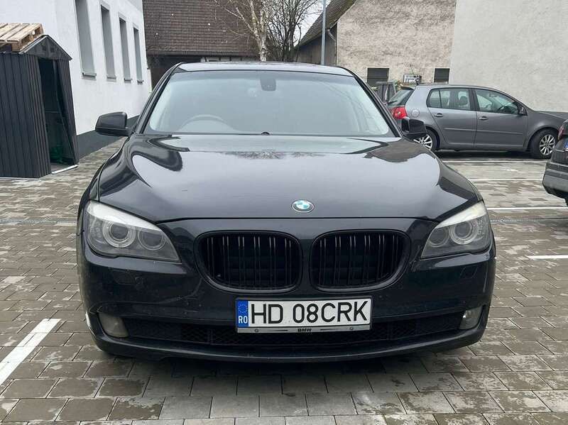 Schwarz Gebraucht 2012 BMW 730 Limousine | 7.500 € - Bild 1/4