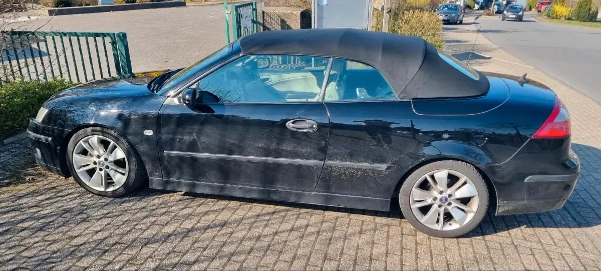 Używany Saab 9-3 Cabriolet Vector 175 KM (128 kW) 2004 Czarny Kabriolet