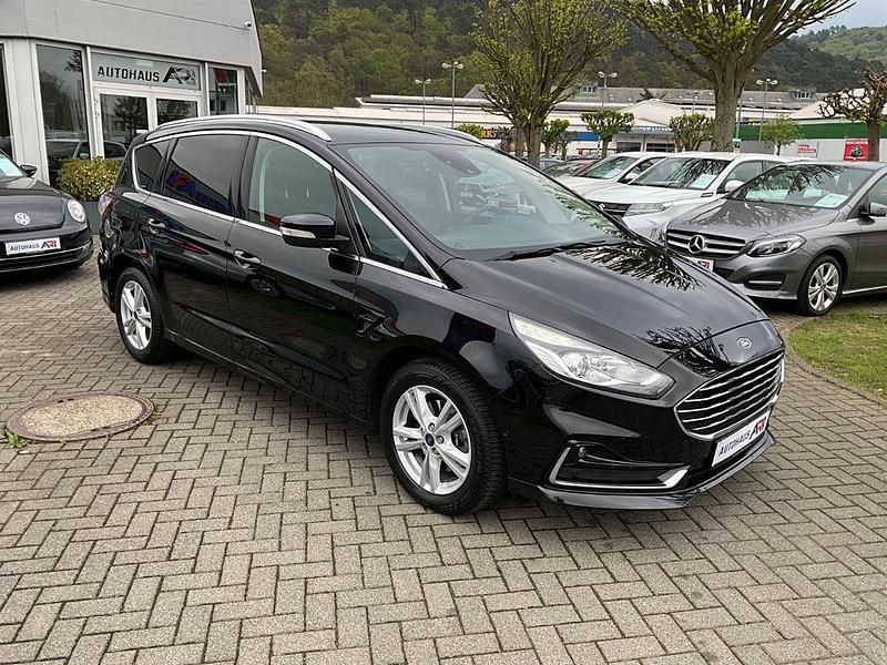Gebraucht Ford S-MAX Titanium 190 PS (139 kW) 2020 Schwarz Van / Kleinbus