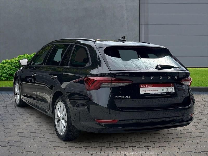 Gebraucht Skoda Octavia Ambition 150 PS (110 kW) 2021 Schwarz Kombi