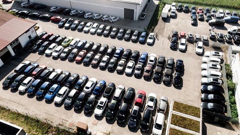 Gebraucht Mercedes E220 220 PS (161 kW) 2022 Schwarz Limousine