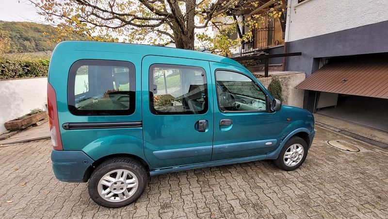 Grün Gebraucht 2002 Renault Kangoo Van / Kleinbus | 2.349 € (Fairer Preis) - Bild 1/4