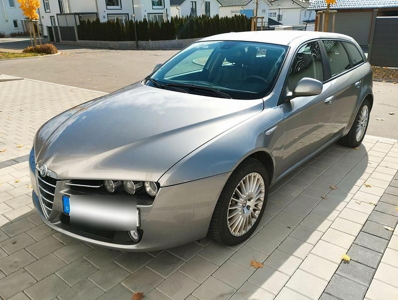 Silber Gebraucht 2006 Alfa Romeo 159 Kombi | 3.999 € - Bild 1/4