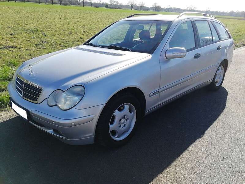 Silber Gebraucht 2004 Mercedes C180 Kombi | 3.690 € (Teuer) - Bild 1/4