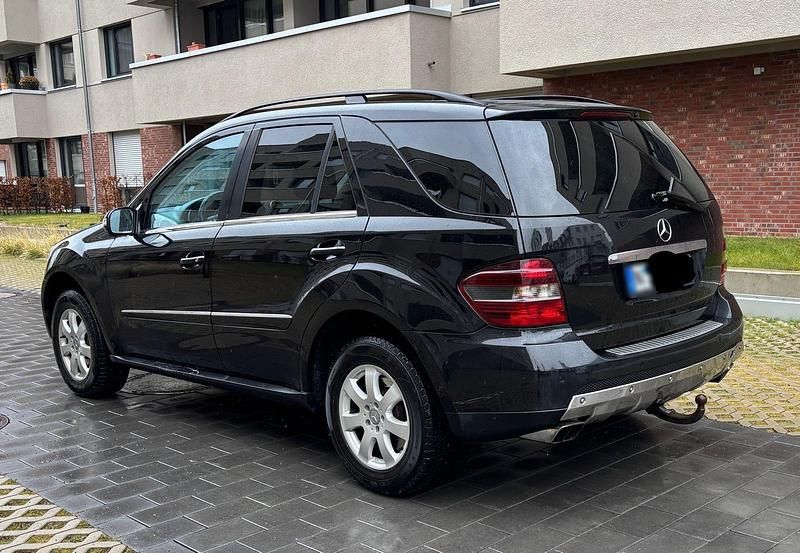 Gebraucht Mercedes ML320 224 PS (164 kW) 2007 Schwarz SUV