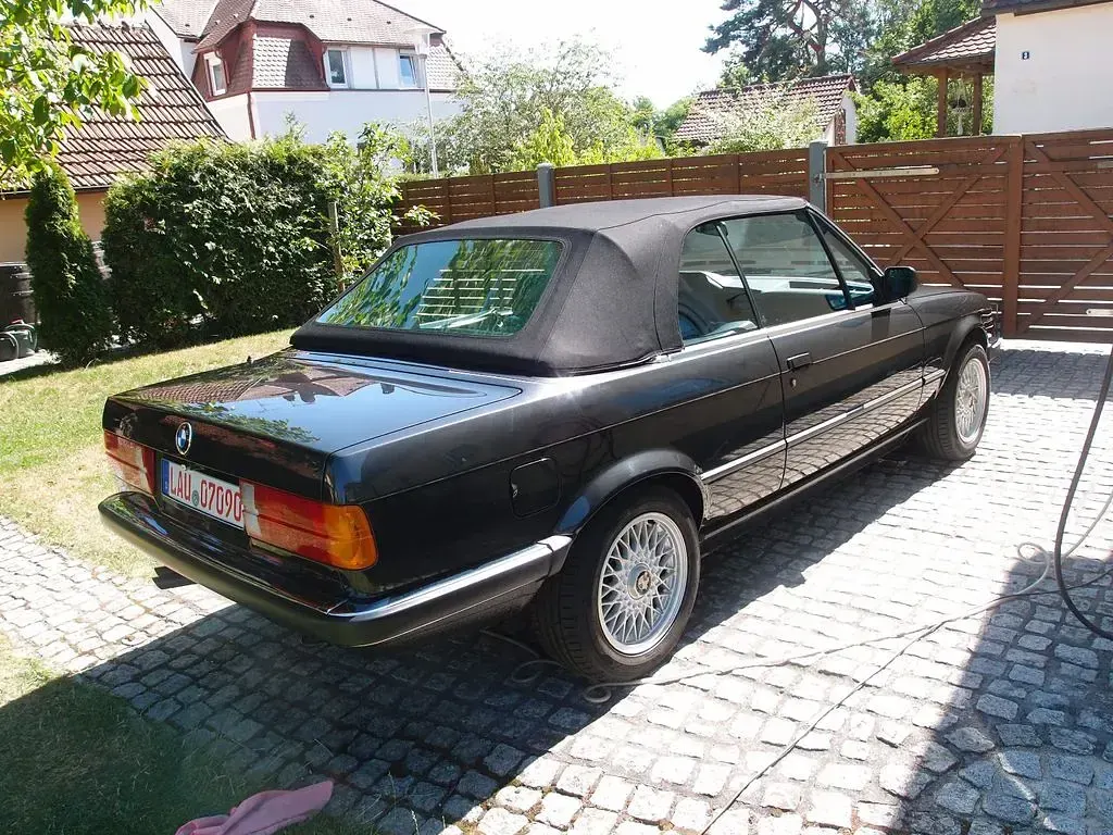 Gebraucht BMW 320 Cabriolet Performance 129 PS (94 kW) 1990 Schwarz Cabrio