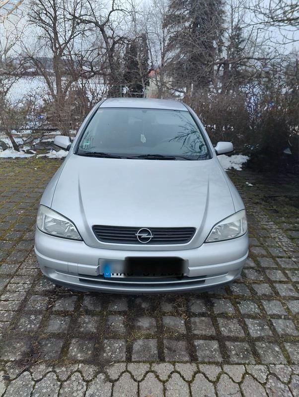 Grau Gebraucht 1998 Opel Astra Limousine | 500 € (Superpreis) - Bild 1/4