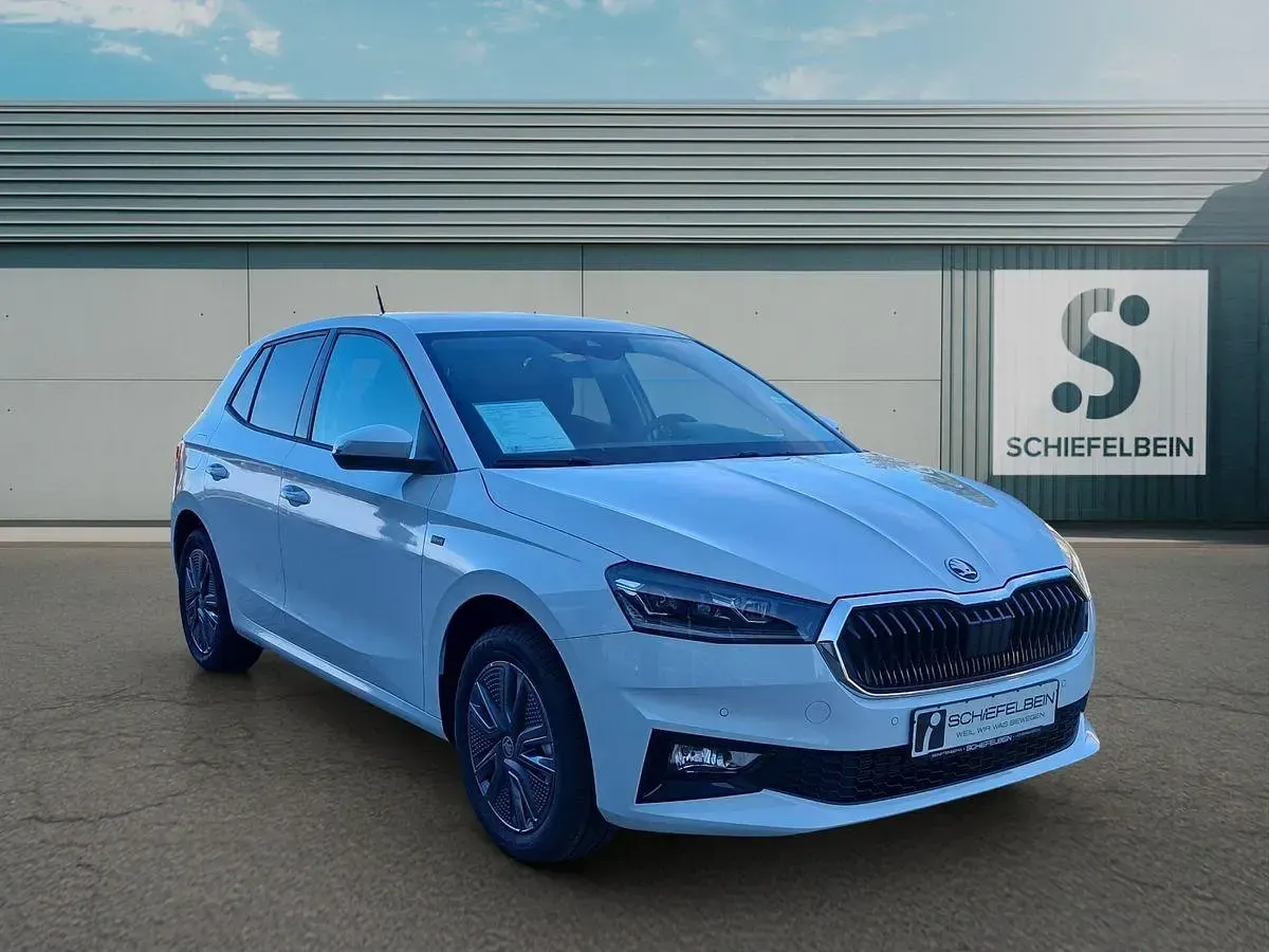 Neu Skoda Fabia Tour 116 PS (85 kW) 2026 Moonweiss metallic Kleinwagen