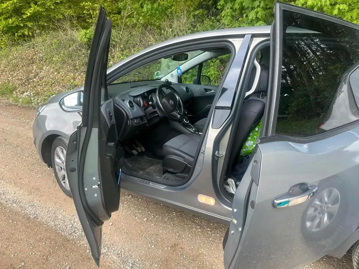 Gebraucht Opel Meriva 101 PS (74 kW) 2010 Braun Van / Kleinbus