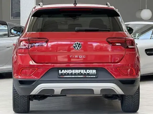 Second-hand VW T-Roc Move 150 CP (110 kW) 2023 Roșu SUV