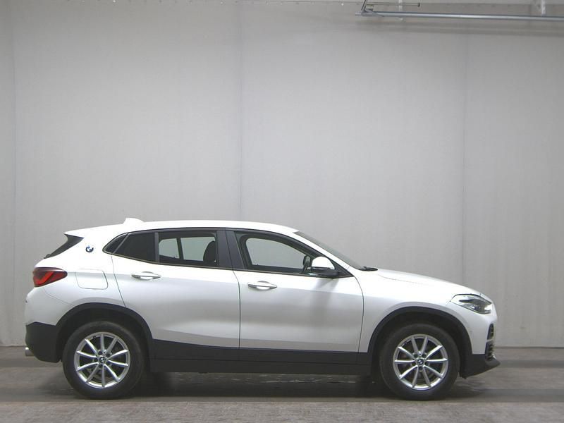 Weiss Gebraucht 2021 BMW X2 Advantage SUV | 18.680 € (Guter Preis) - Bild 1/4
