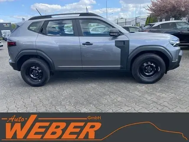 Używany Dacia Duster Essentiel 101 KM (74 kW) 2025 Szary SUV