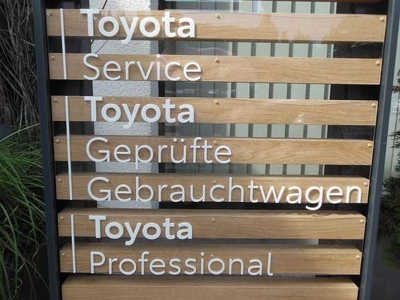 Gebraucht Toyota Corolla Cross Team 197 PS (144 kW) 2022 Shimmering silver metallic SUV