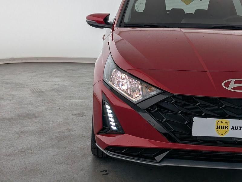 Gebraucht Hyundai i20 90 PS (66 kW) 2026 Rot Kleinwagen