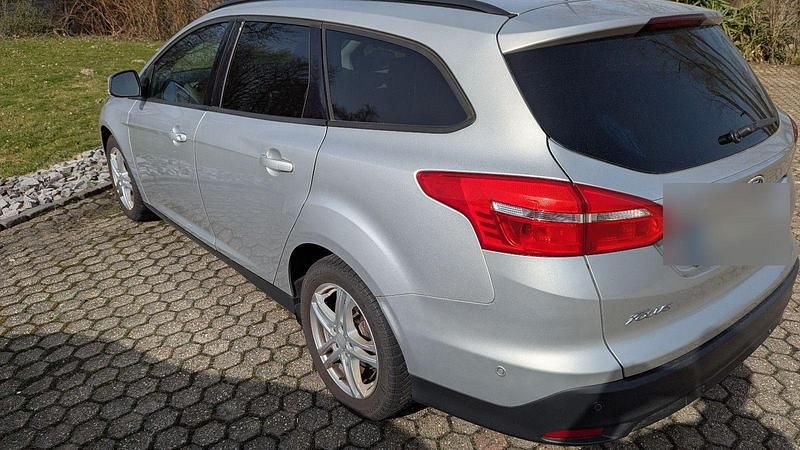 Gebraucht Ford Focus Business Edition 120 PS (88 kW) 2016 Silber Kombi