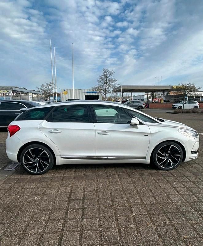 Gebraucht Citroën DS5 163 PS (119 kW) 2013 Andere farben Kleinwagen