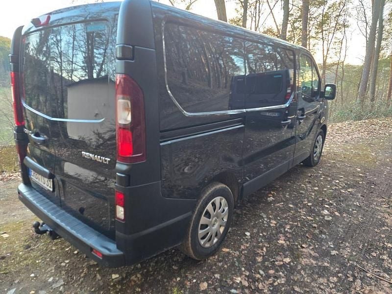 Gebraucht Renault Trafic 145 PS (106 kW) 2017 Schwarz Van / Kleinbus