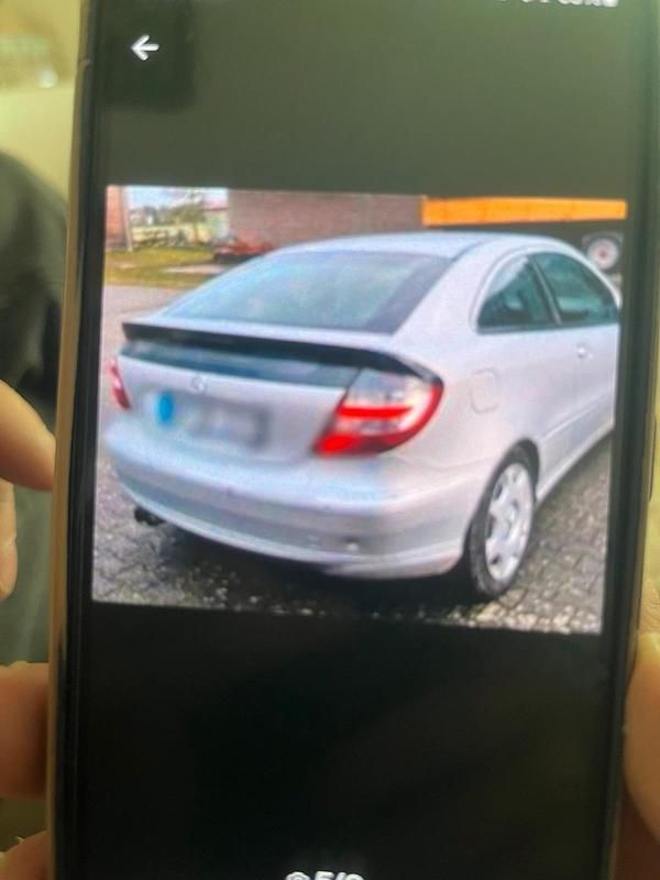 Silber Gebraucht 2005 Mercedes C180 Coupé | 1.890 € - Bild 1/4
