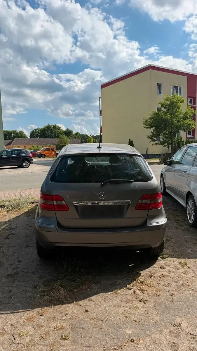 Gebraucht Mercedes B150 95 PS (69 kW) 2009 Van / Kleinbus