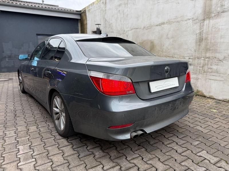 Gebraucht BMW 523 Advantage 177 PS (130 kW) 2006 Grau Limousine