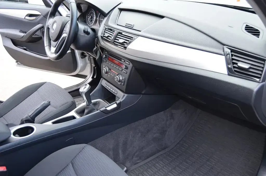 Gebraucht BMW X1 143 PS (105 kW) 2012 Silber SUV