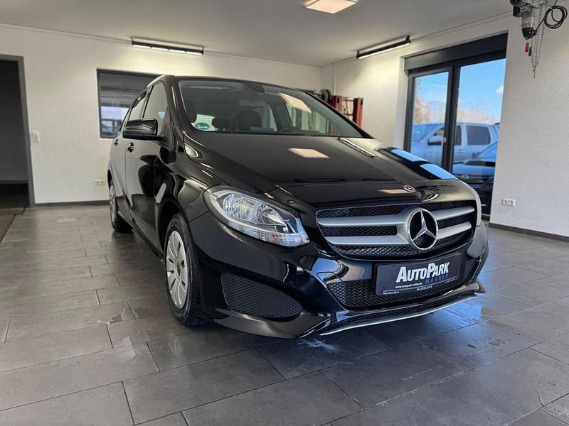 Gebraucht Mercedes 180 109 PS (80 kW) 2017 Schwarz Limousine