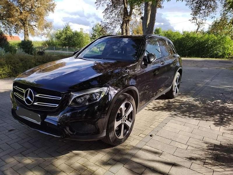Schwarz Gebraucht 2019 Mercedes GLC220 Exclusive SUV | 26.500 € (Guter Preis) - Bild 1/4