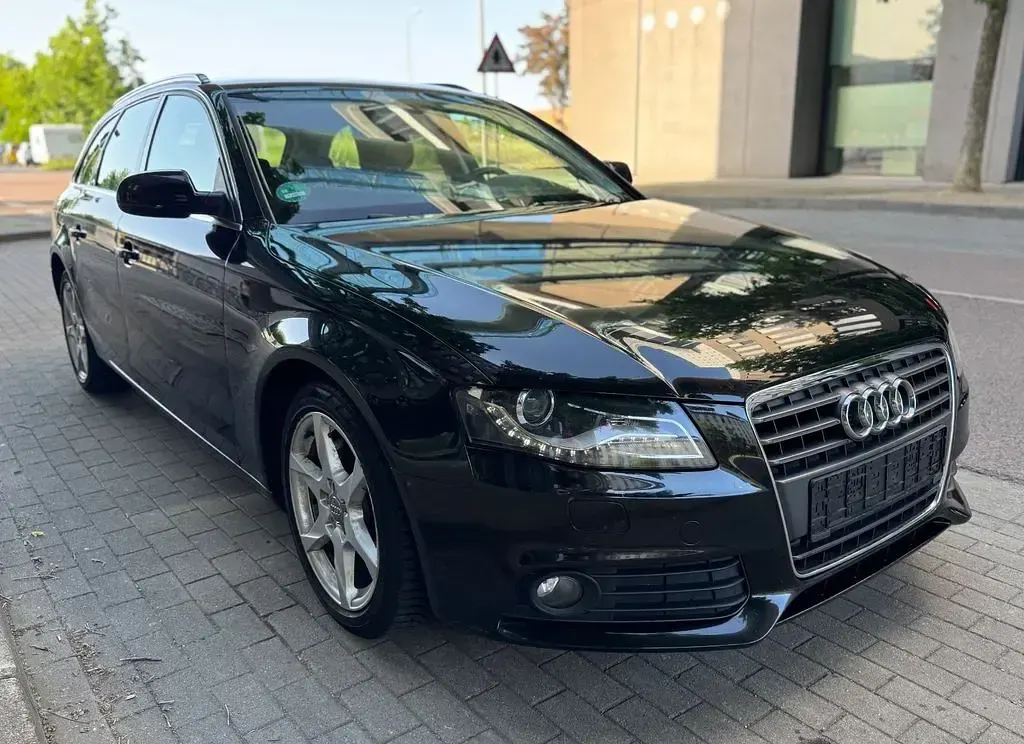 Gebraucht Audi A4 Ambition 160 PS (117 kW) 2011 Schwarz Kombi