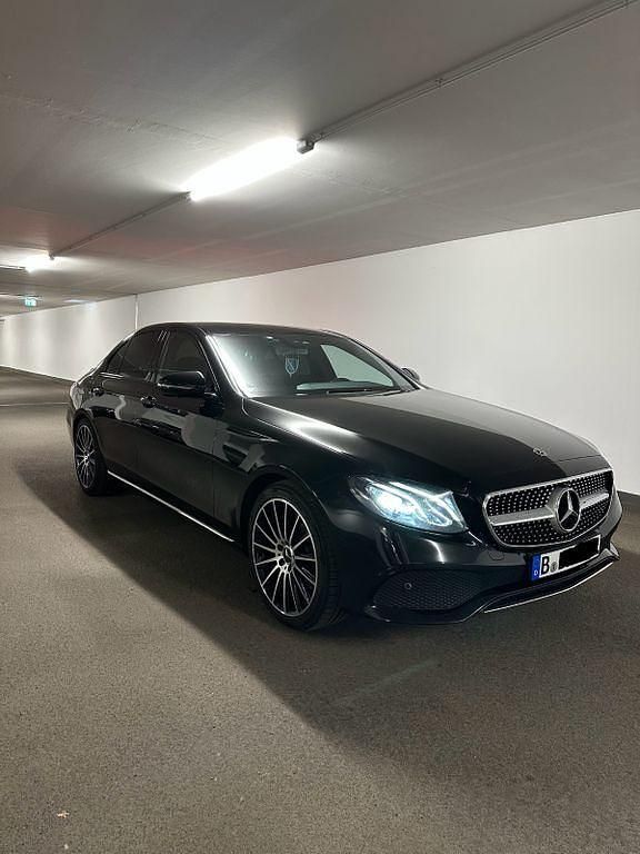 Gebraucht Mercedes E200 184 PS (135 kW) 2016 Schwarz Limousine