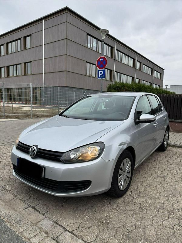 Gebraucht VW Golf VI 105 PS (77 kW) 2010 Silber Kleinwagen