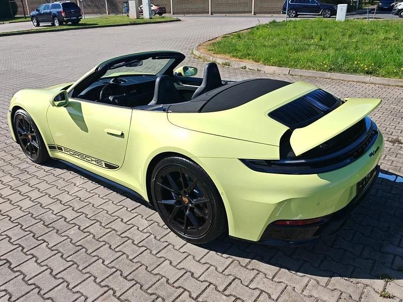 Gebraucht Porsche 911 Carrera Cabriolet 394 PS (289 kW) 2025 Gelb Cabrio