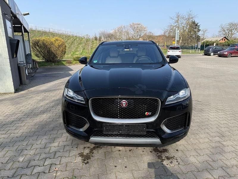 Gebraucht Jaguar F-Pace First Edition 300 PS (220 kW) 2016 Schwarz SUV