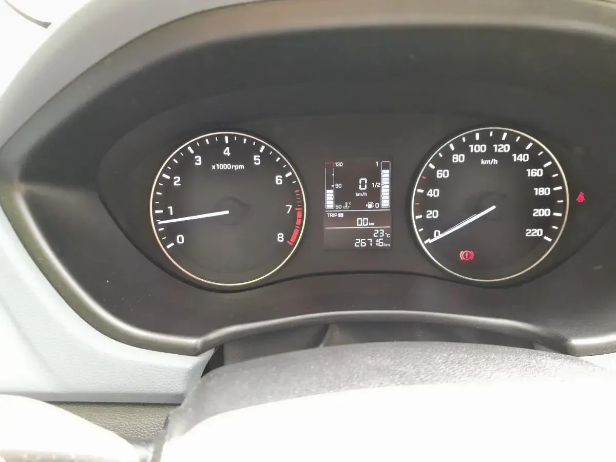 Gebraucht Hyundai i20 Pure 75 PS (55 kW) 2018 Blau Limousine