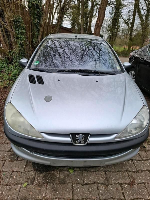 Gebraucht Peugeot 206 70 PS (51 kW) 2002 Silber Kleinwagen
