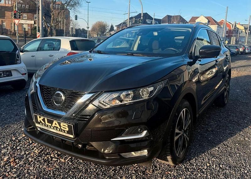 Schwarz Gebraucht 2018 Nissan Qashqai N-Connecta SUV | 14.900 € (Fairer Preis) - Bild 1/4