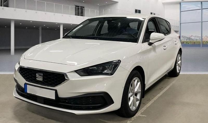 Weiß Gebraucht 2021 Seat Leon Style Limousine | 22.885 € (Fairer Preis) - Bild 1/4