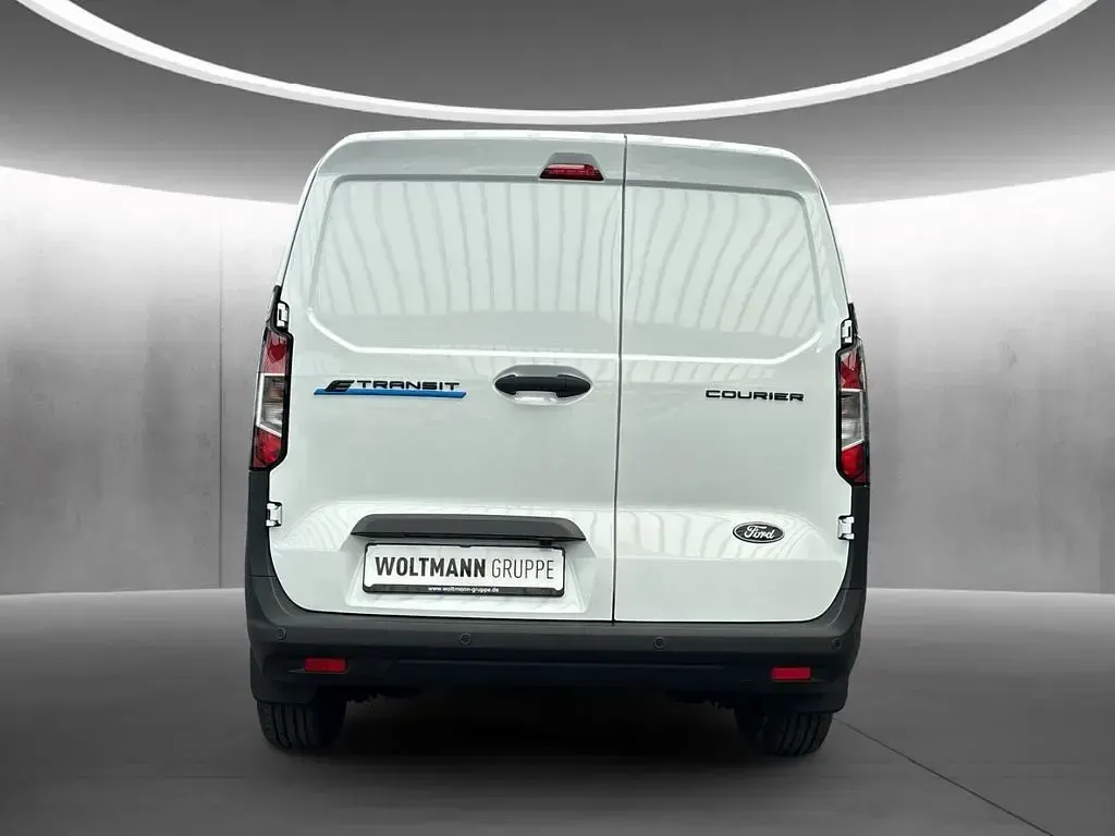 Uusi Ford Transit Trend 100 kW (136 HP) 2026 Valkoinen