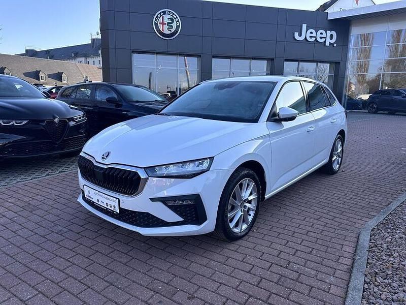 Gebraucht Skoda Scala Selection 116 PS (85 kW) 2024 Weiß Kleinwagen