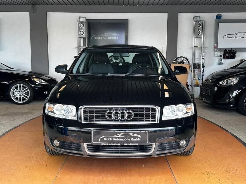 Używany Audi A4 131 KM (96 kW) 2001 Czarny Sedan/Limuzyna