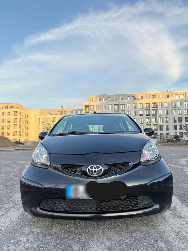 Gebraucht Toyota Aygo 68 PS (50 kW) 2006 Schwarz Kleinwagen
