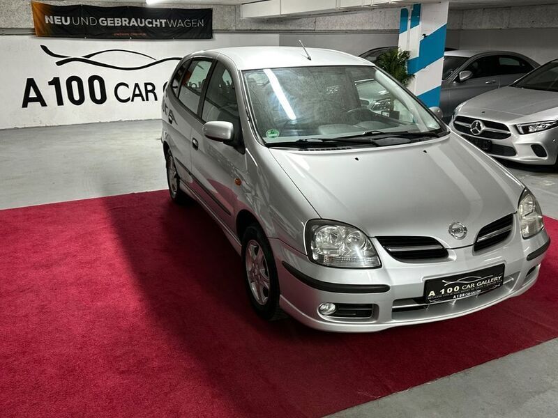 Silver (m) Gebraucht 2005 Nissan Almera Tino Acenta+ Van / Kleinbus | 4.499 € (Etwas zu teuer) - Bild 1/4