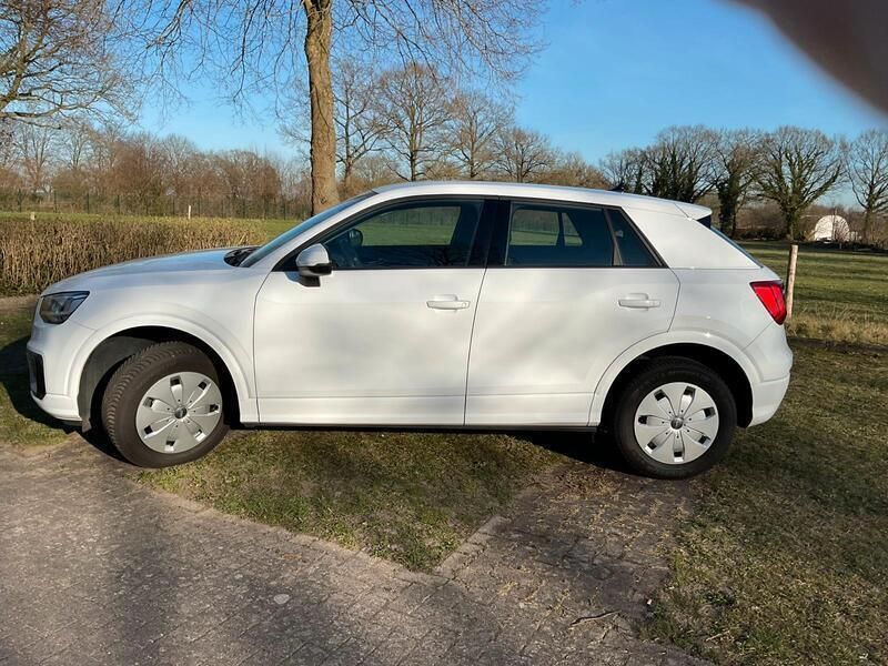 Weiß Gebraucht 2019 Audi Q2 Sport SUV | 18.550 € (Guter Preis) - Bild 1/4