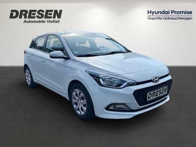 Gebraucht Hyundai i20 Classic 75 PS (55 kW) 2018 Weiss Limousine