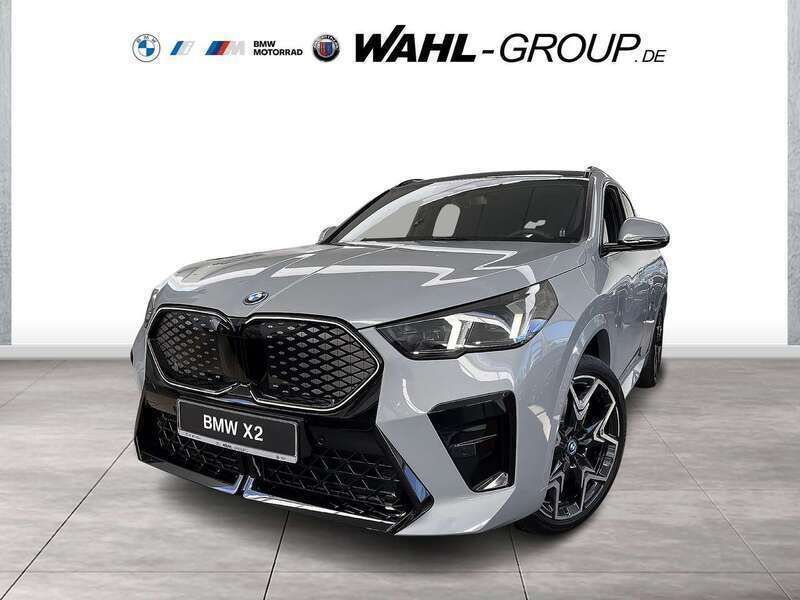 Grau Gebraucht 2025 BMW iX2 M Sport SUV | 56.390 € - Bild 1/4