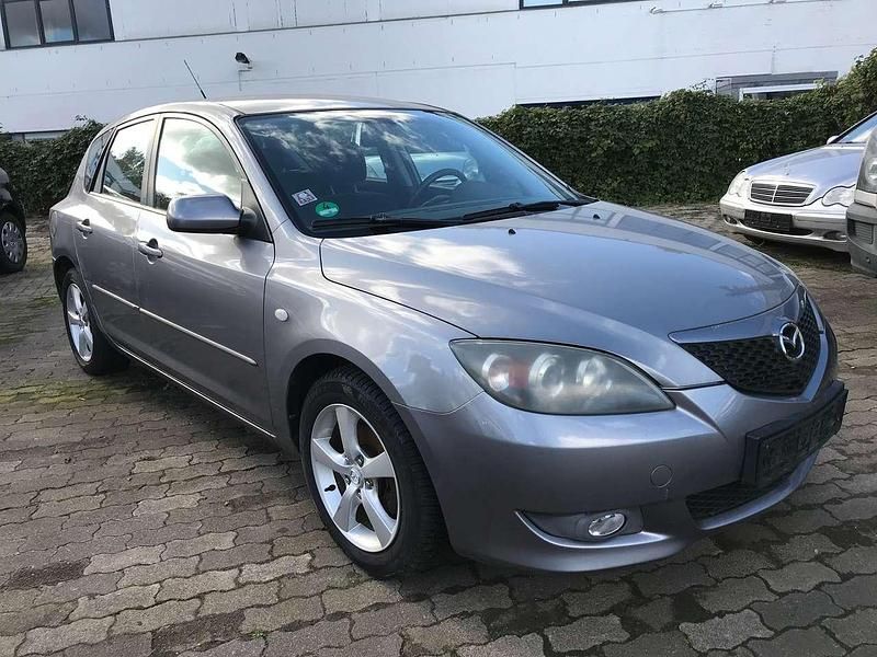 Grau Gebraucht 2005 Mazda 3 Comfort Limousine | 2.200 € (Fairer Preis) - Bild 1/4