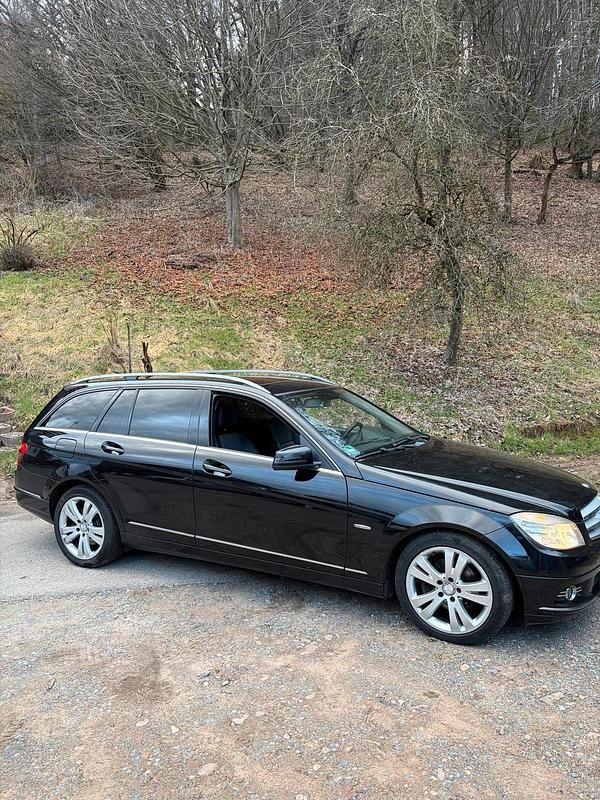 Gebraucht Mercedes C250 204 PS (150 kW) 2010 Schwarz Kombi